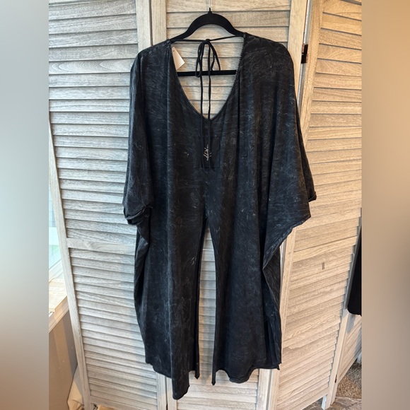 KB Dream line Split Tee Your Light is Enough - Picture 2 of 5